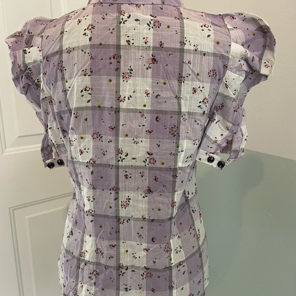 Only Women’s shirt size M runs like S - Picture 8 of 14